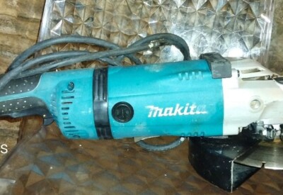 Location Disqueuse 230mm Makita à Meyzieu