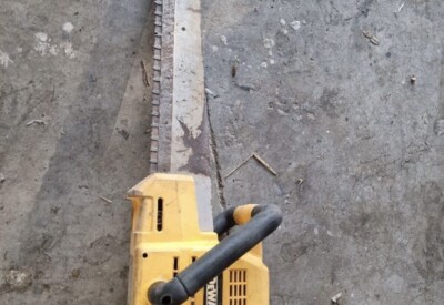 Location Scie alligator électrique Dewalt à Châtillon-Saint-Jean