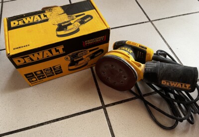 Location Ponceuse à bois électrique Dewalt à Lyon