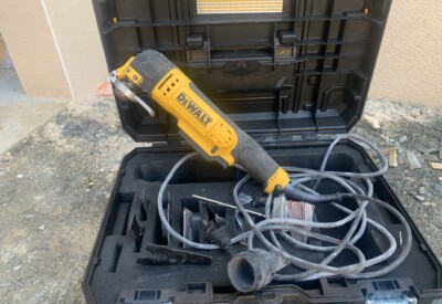 Location Outil multifonction électrique Dewalt à Chanoz-Châtenay