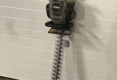 Location Taille Haie thermique TITAN 67cm Autre à Bouchemaine