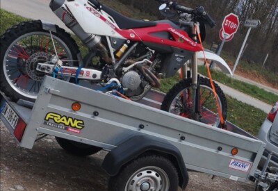 Location Remorque porte moto Moins de 750kg Autre à Leyrieu