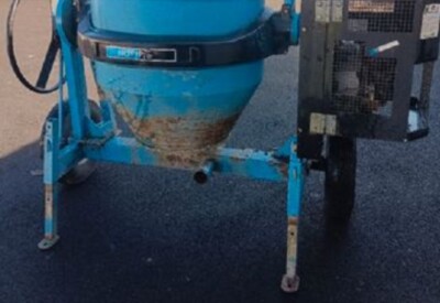 Location Bétonnière thermique 350l Honda à Urcuit