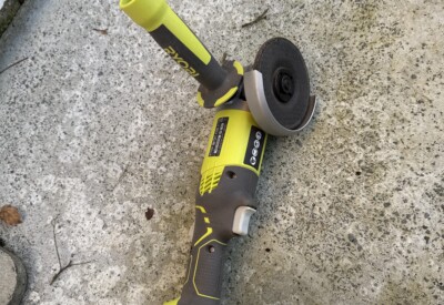 Location Meuleuse sans-fil Ryobi à Cavignac