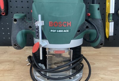 Location Défonceuse à bois électrique Bosch à La Regrippière