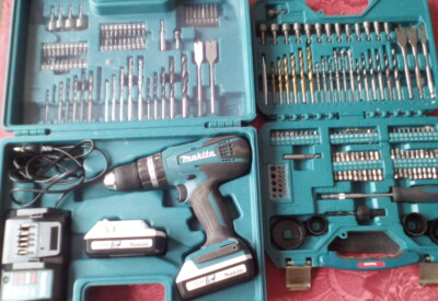 Location Visseuse perceuse Sans-fil Makita à Castine-en-Plaine