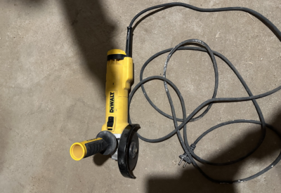 Location Meuleuse électrique Dewalt à Garennes-sur-Eure