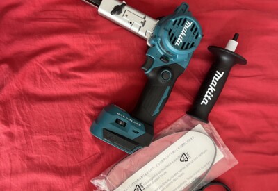 Location Ponceuse à lime électrique Makita à Puteaux