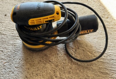 Location Ponceuse électrique Dewalt à Bourg-en-Bresse