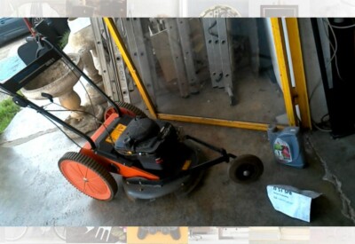 Location Tondeuse débroussailleuse Husqvarna à Chérisey